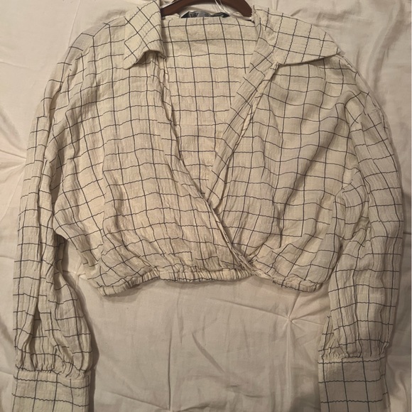 Zara Tops - Zara trendy shirt | Long Sleeve cropped collared zara shirt